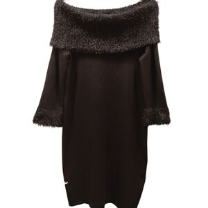 "Spense" Like new Sz M Black Off-the-Shoulder Sweater dress.Fur Collar and cuffs